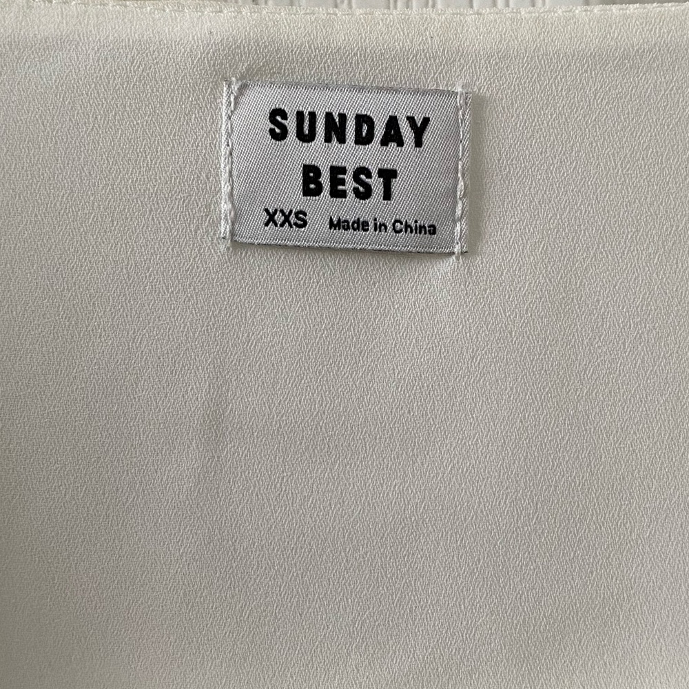 Sunday Best White Cropped Blouse (Size: XXS) - Picture 3 of 13